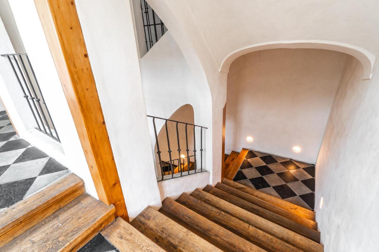 Charming In Lesser Town Apartamento